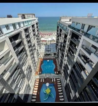 Mamaia Nord Roxana, Prima Linie, 10 Metri Distanta De Plaja, Cu La Mare Apartament