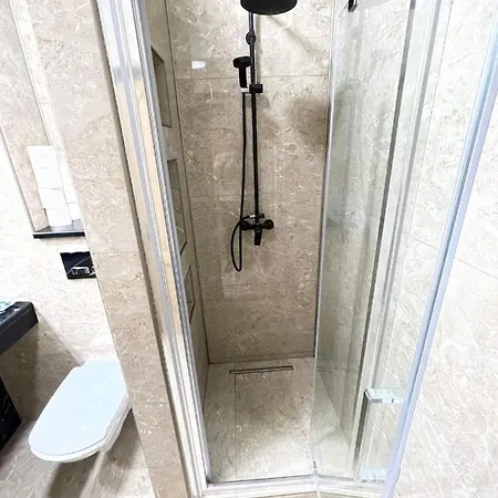 Apartament Mamaia Nord Roxana, Prima Linie, 10 Metri Distanta De Plaja, Cu La Mare *