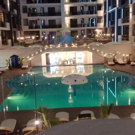 Mamaia Nord Roxana: Beachfront Retreat With Sea Views *